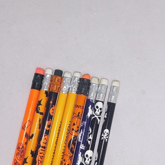 Vintage Halloween Themed Pencils-Sharpened-Used-Jack O Latern-Bats-Ghosts-Skulls - Picture 3 of 6
